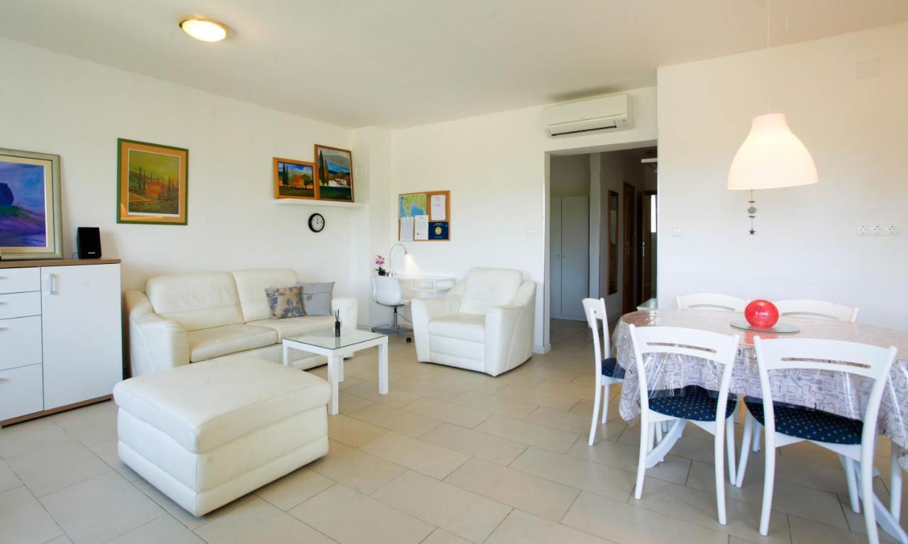 Apartman Kimi Šilo Екстериор снимка