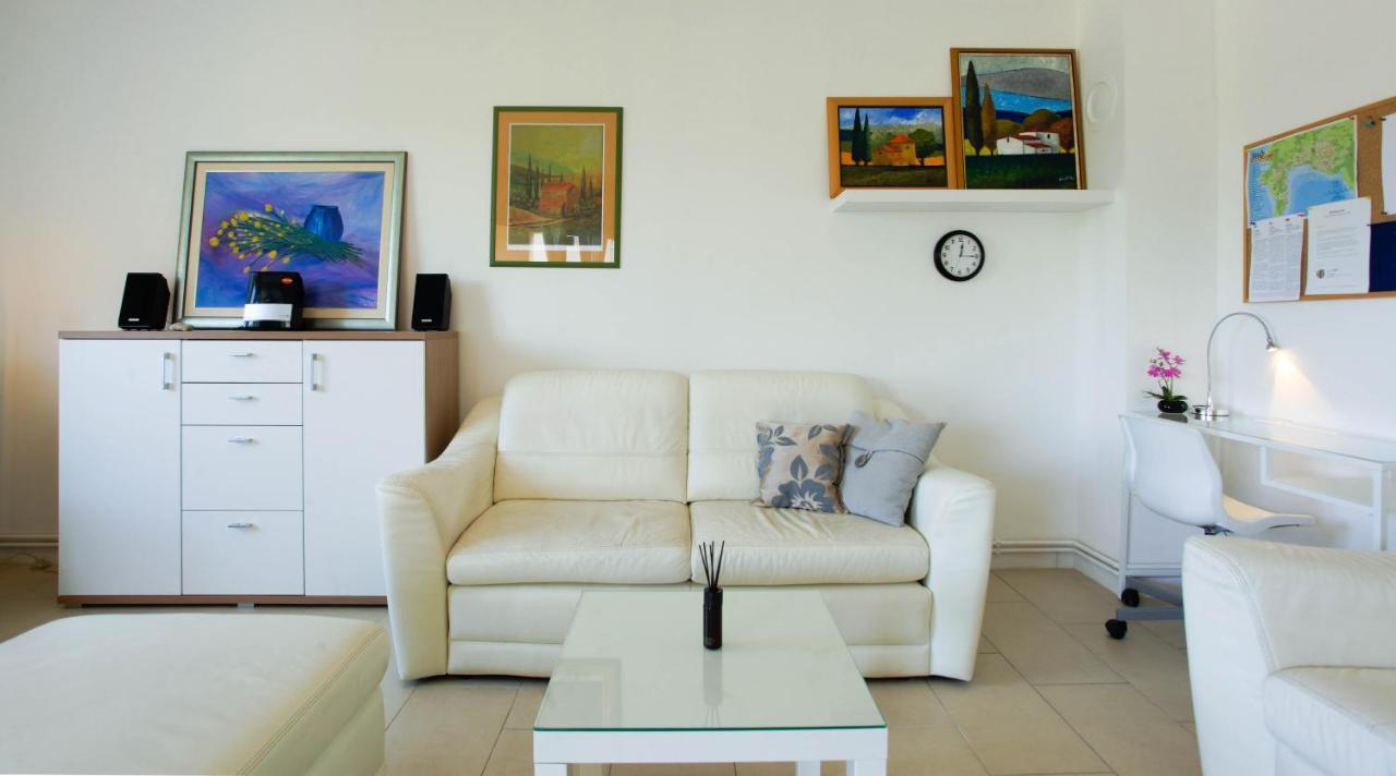 Apartman Kimi Šilo Екстериор снимка